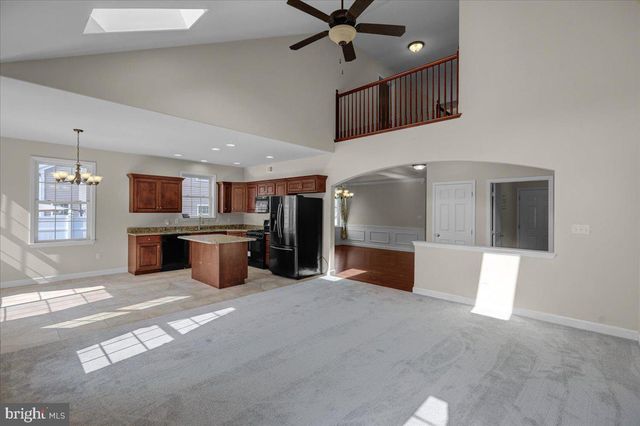 1004 HELM LN, Reading, PA 19605