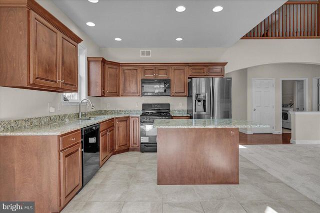 1004 HELM LN, Reading, PA 19605