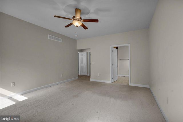1004 HELM LN, Reading, PA 19605