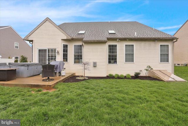 1004 HELM LN, Reading, PA 19605