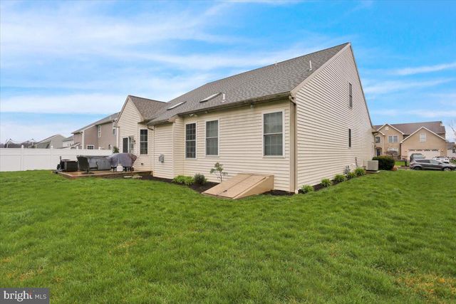 1004 HELM LN, Reading, PA 19605