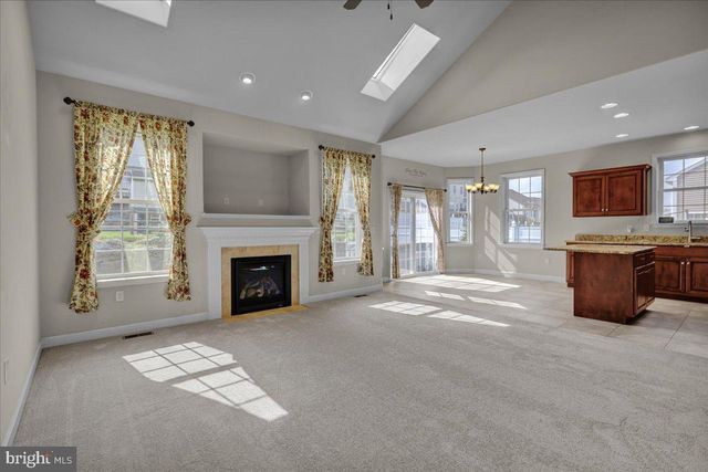1004 HELM LN, Reading, PA 19605