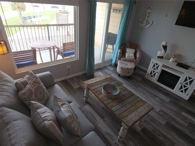 9520 Seawall Boulevard 216, Galveston, TX 77554
