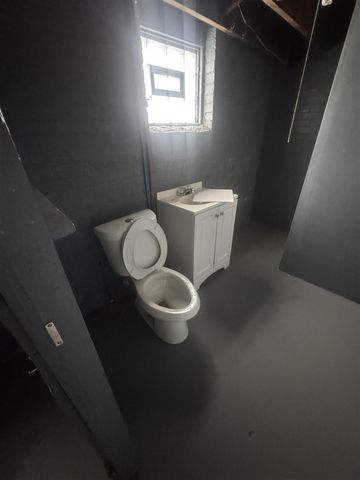 15827 Tracey Street, Detroit, MI 48227