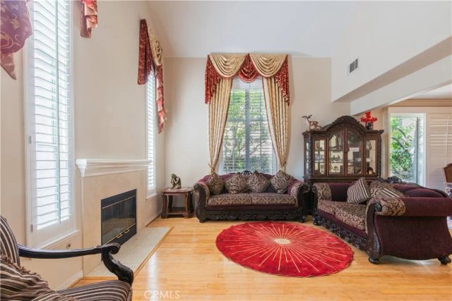 339 California, Arcadia, CA 91006