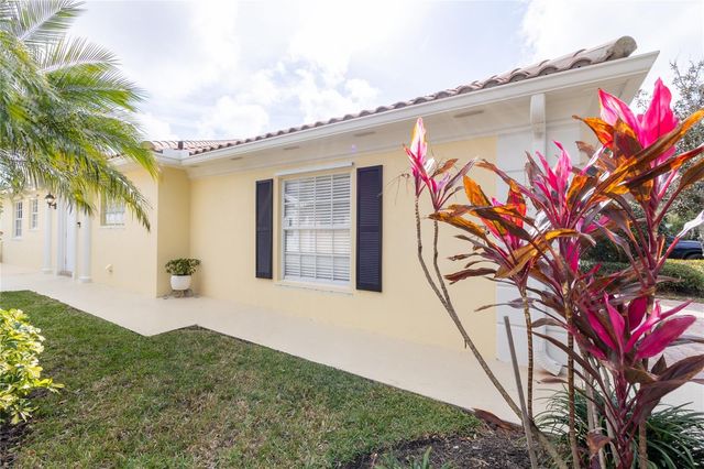 8876 ESTEPONA COURT, Sarasota, FL 34238