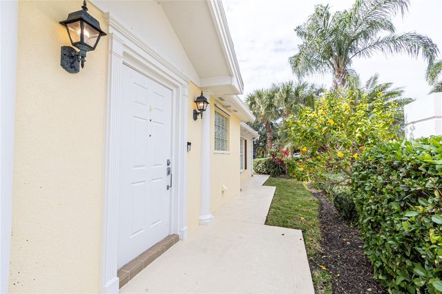 8876 ESTEPONA COURT, Sarasota, FL 34238