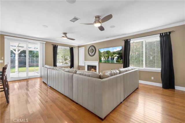 21658 Canyon Heights Circle, Saugus, CA 91390