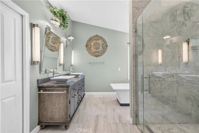 21658 Canyon Heights Circle, Saugus, CA 91390