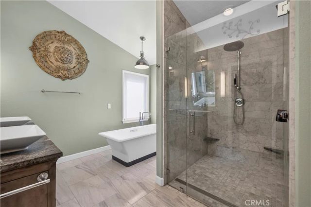 21658 Canyon Heights Circle, Saugus, CA 91390