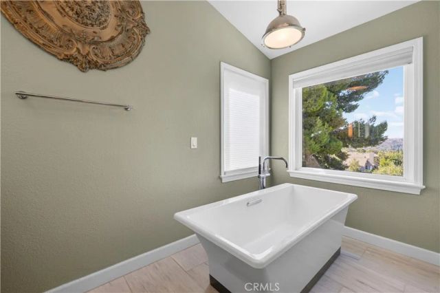 21658 Canyon Heights Circle, Saugus, CA 91390