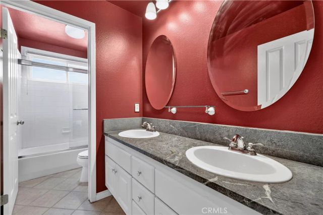 21658 Canyon Heights Circle, Saugus, CA 91390