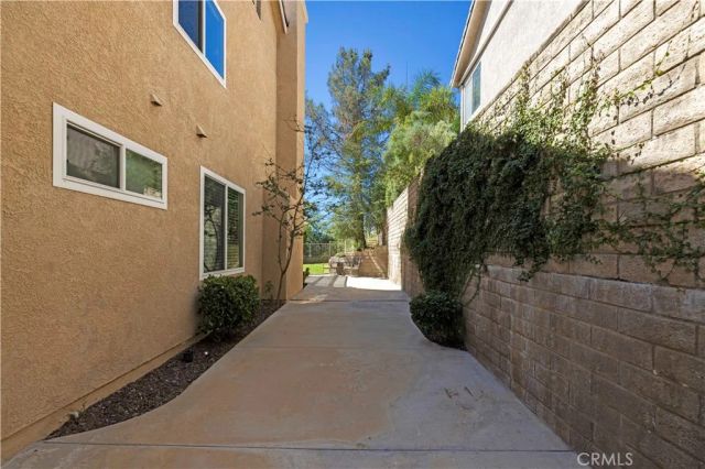 21658 Canyon Heights Circle, Saugus, CA 91390