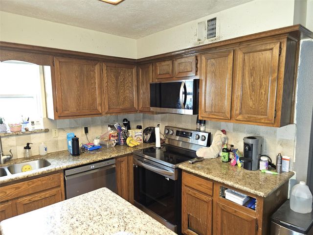 7310 Benwich Circle, Houston, TX 77095