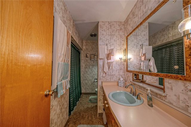 253 Willow Dr, Monroeville, PA 15146