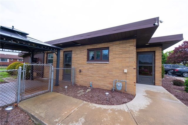 253 Willow Dr, Monroeville, PA 15146