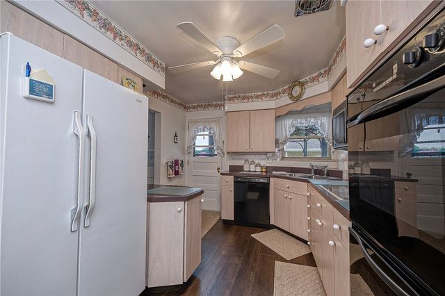 253 Willow Dr, Monroeville, PA 15146