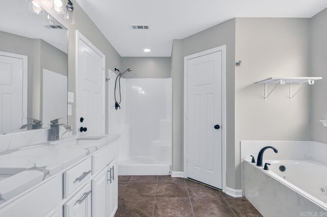 1100 Fox Chase, Bryant, AR 72002