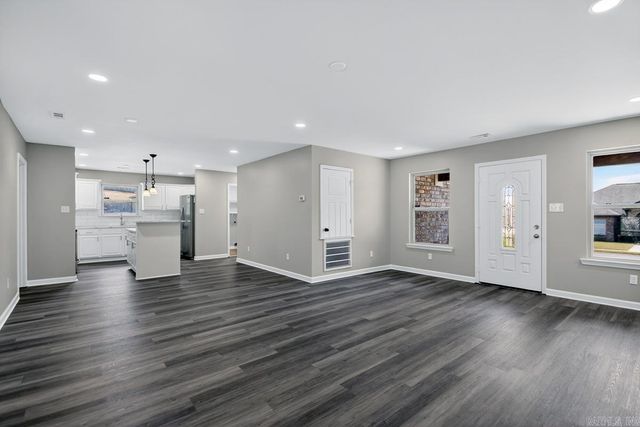 1100 Fox Chase, Bryant, AR 72002