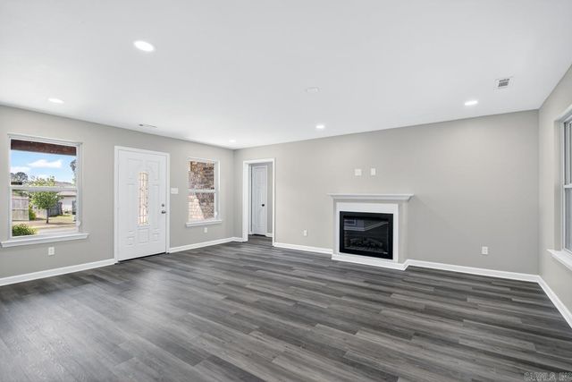 1100 Fox Chase, Bryant, AR 72002