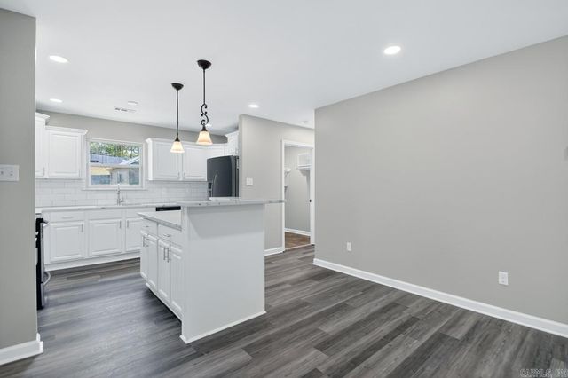 1100 Fox Chase, Bryant, AR 72002