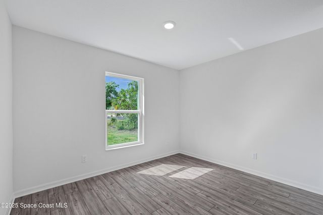 1170 Pluto Street SE, Palm Bay, FL 32909