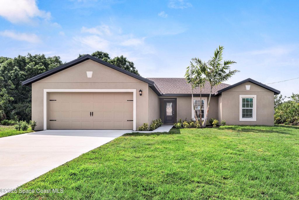 1170 Pluto Street SE, Palm Bay, FL 32909