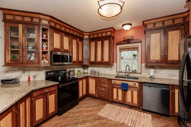 105 Majestic Oak Circle, Huxley, IA 50124