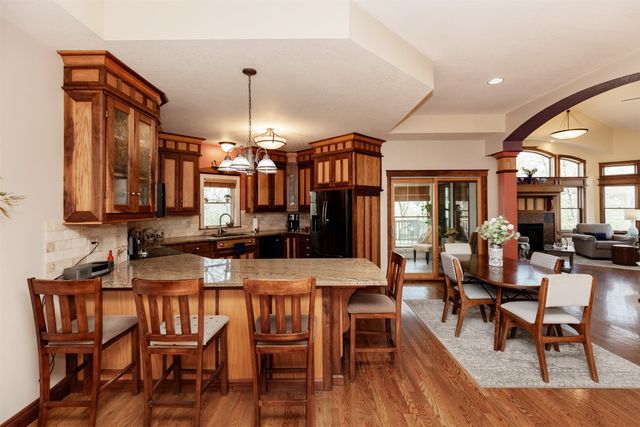 105 Majestic Oak Circle, Huxley, IA 50124