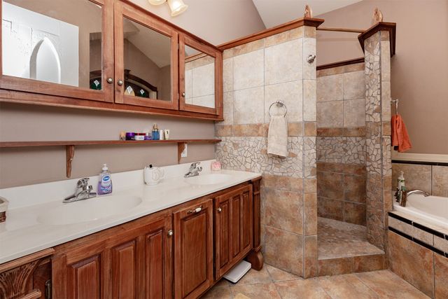 105 Majestic Oak Circle, Huxley, IA 50124