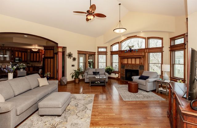105 Majestic Oak Circle, Huxley, IA 50124