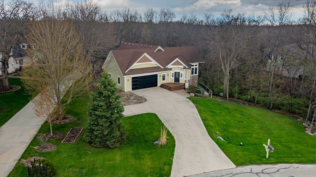 105 Majestic Oak Circle, Huxley, IA 50124