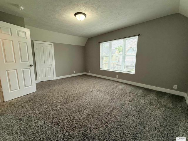 3009 Walnut Court, Lincoln, NE 68503