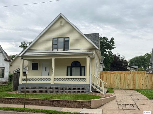 3009 Walnut Court, Lincoln, NE 68503