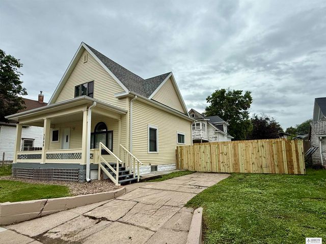 3009 Walnut Court, Lincoln, NE 68503