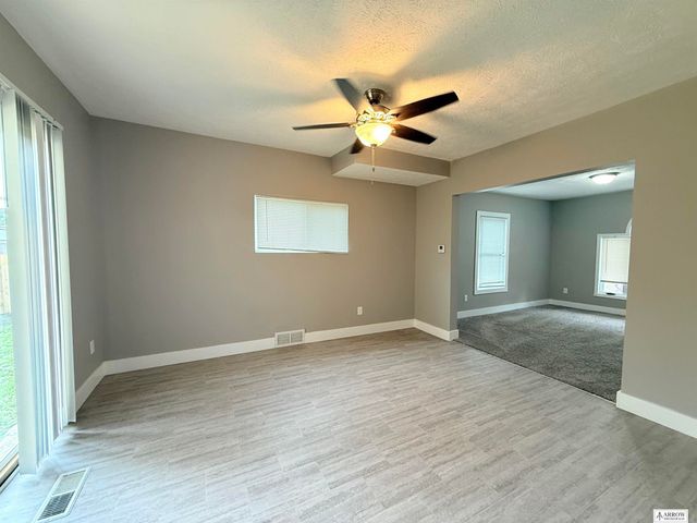 3009 Walnut Court, Lincoln, NE 68503