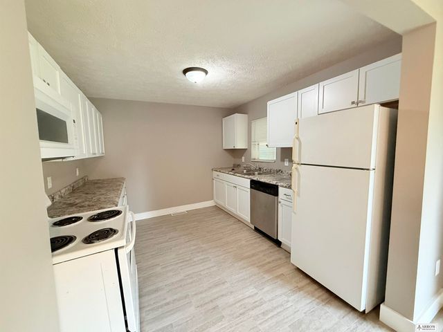 3009 Walnut Court, Lincoln, NE 68503