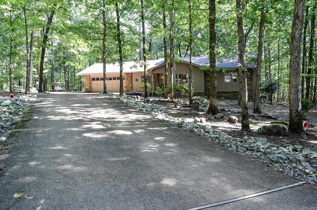 11 Acceso Lane, Hot Springs Village, AR 71909