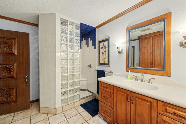 142 Seitz Dr, Salina, KS 67401