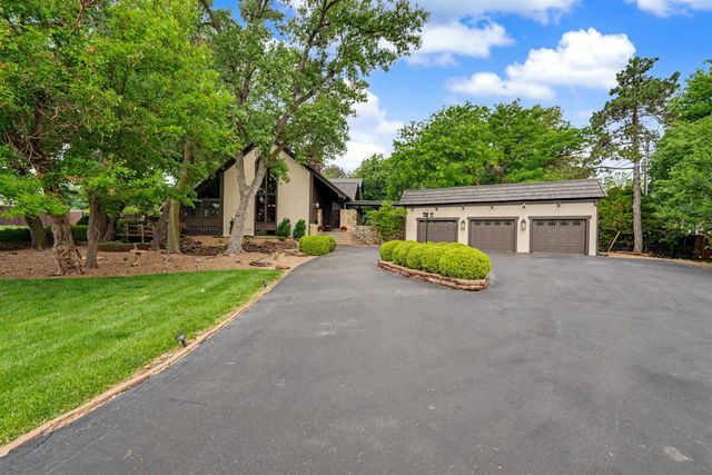 142 Seitz Dr, Salina, KS 67401