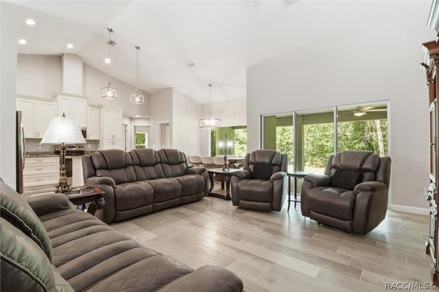 399 W Massachusetts Street, Hernando, FL 34442