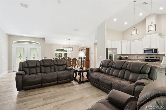 399 W Massachusetts Street, Hernando, FL 34442