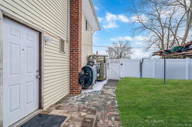 73 Olive Street, Central Islip, NY 11722