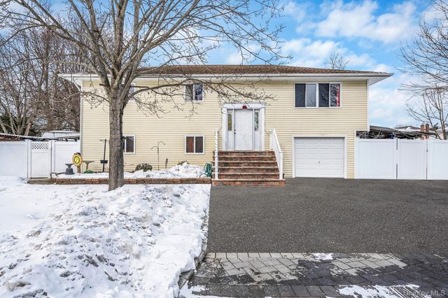 73 Olive Street, Central Islip, NY 11722