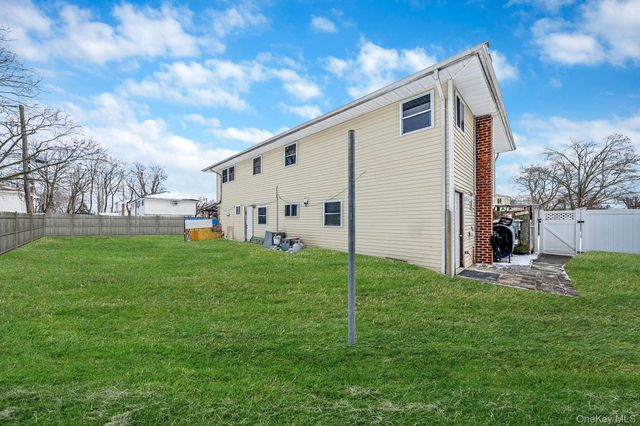 73 Olive Street, Central Islip, NY 11722