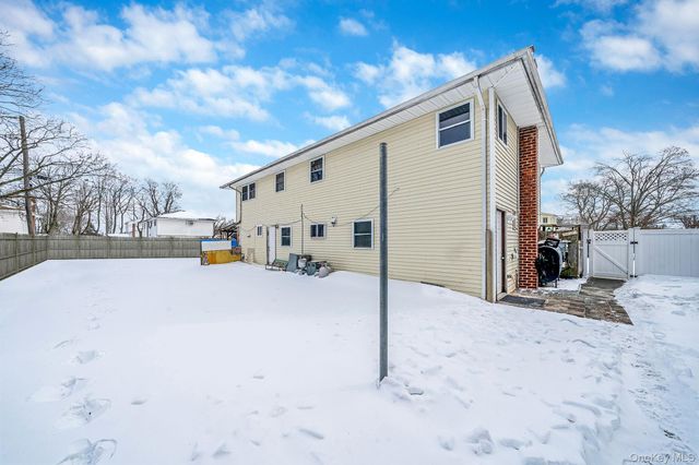 73 Olive Street, Central Islip, NY 11722