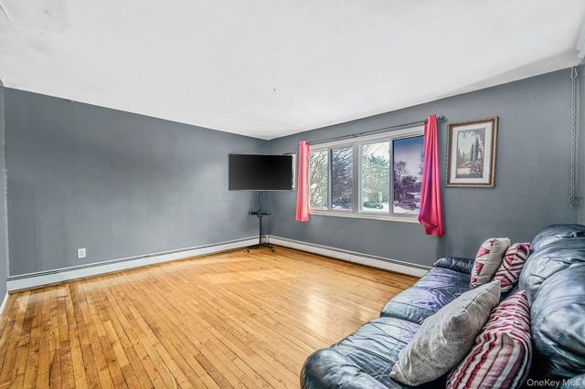 73 Olive Street, Central Islip, NY 11722