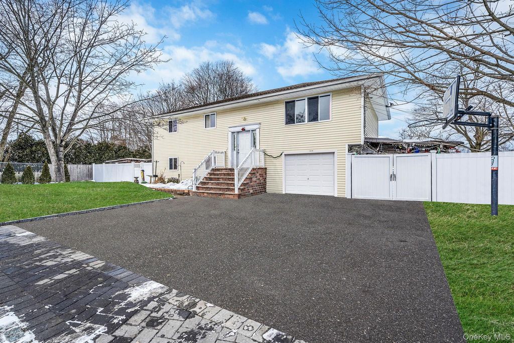73 Olive Street, Central Islip, NY 11722