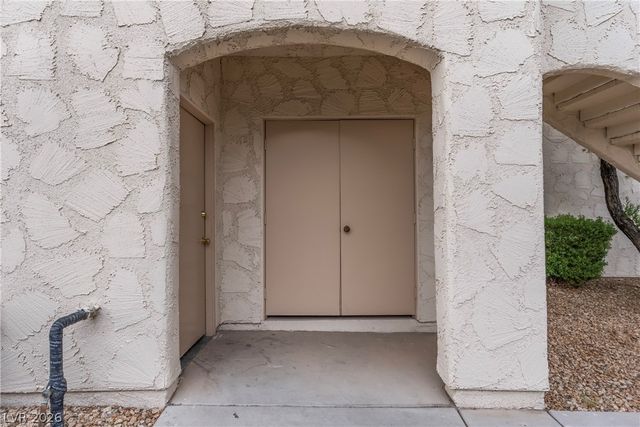 6800 Indian Chief Drive 204, Las Vegas, NV 89130