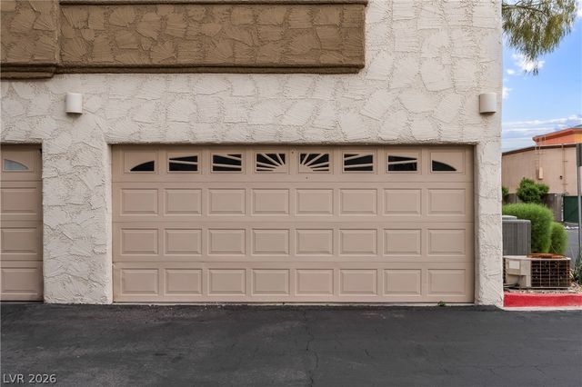 6800 Indian Chief Drive 204, Las Vegas, NV 89130